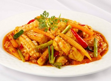 Bắp non xào mực cay